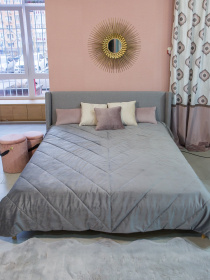 Покрывало двухстороннее стеганое на кровать серый МАЕСТРО модель 85236 Фото