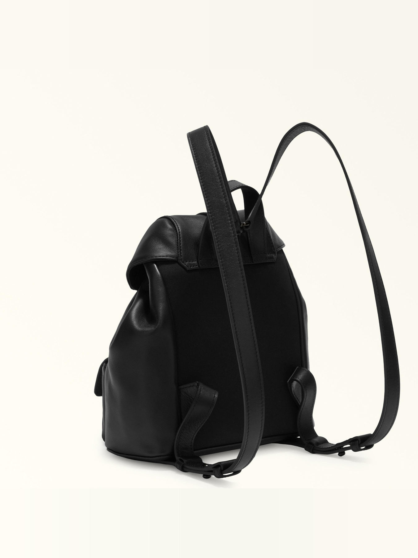 Повседневный рюкзак Furla FLOW S модель WB01084BX2045O60001020 Повседневный рюкзак Furla FLOW S модель WB01084BX2045O60001020 Фото