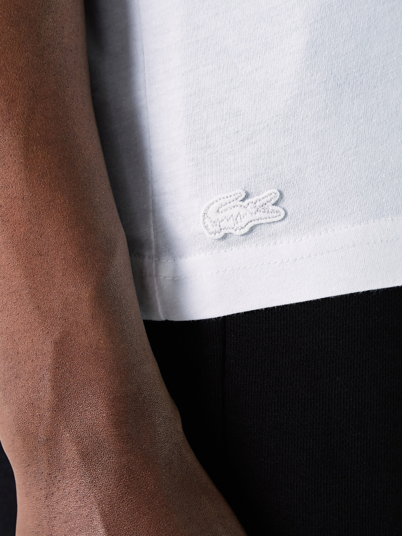 Футболка Lacoste модель TH024242B Фото