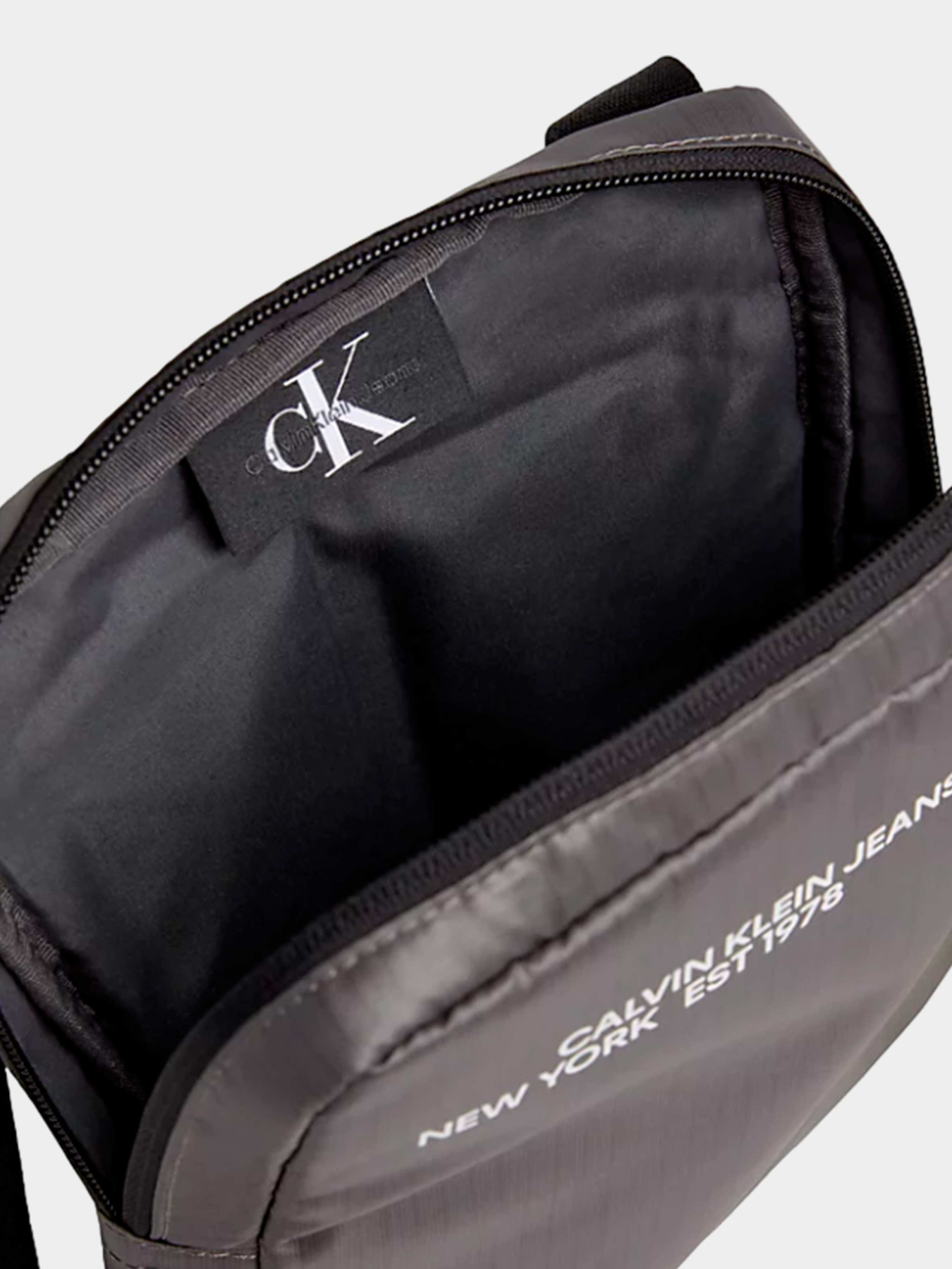 Сумки Calvin Klein модель K50K511482-PSM Фото