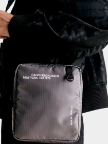 Сумки Calvin Klein модель K50K511482-PSM Фото