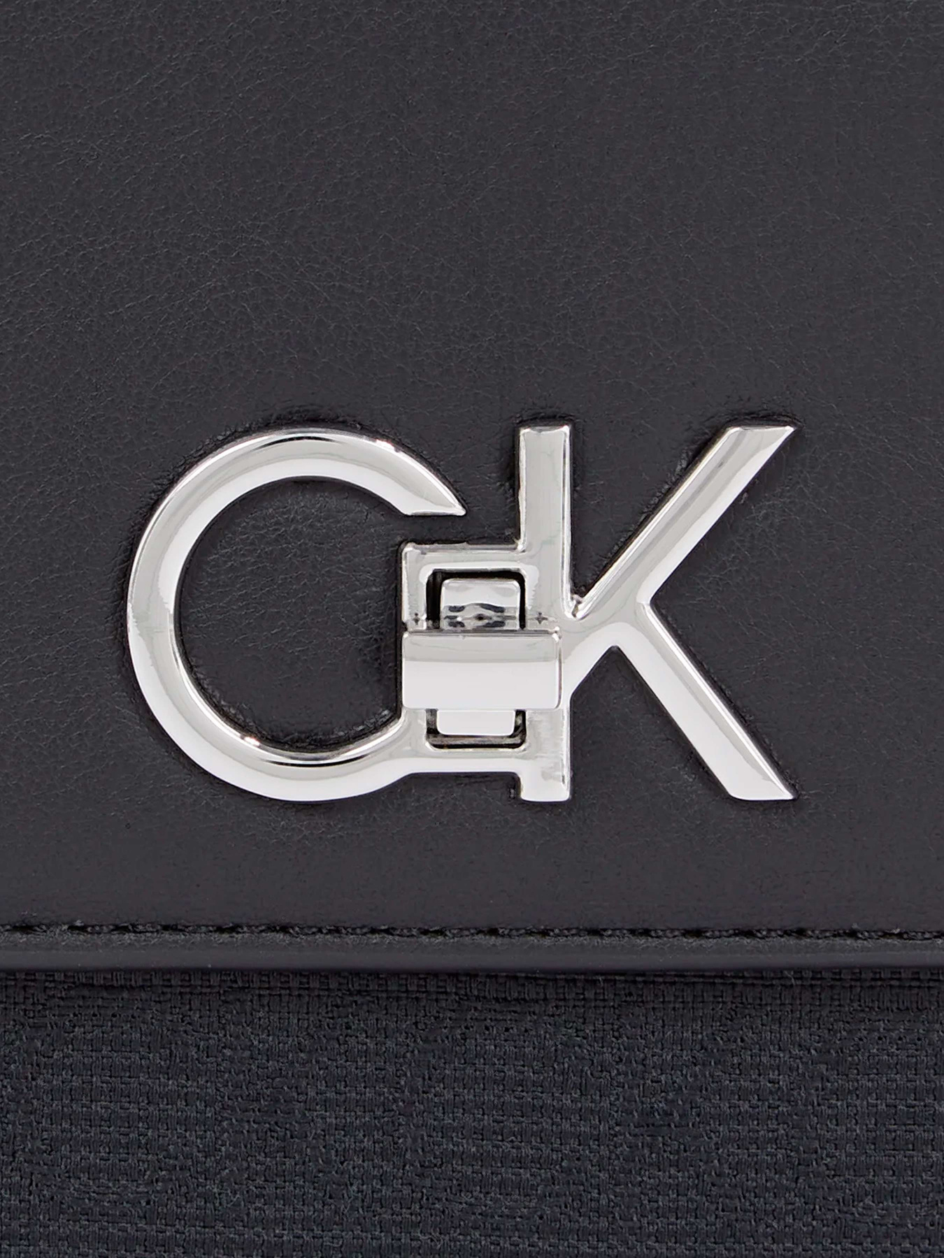 Сумки Calvin Klein модель K60K611877-0GK Фото