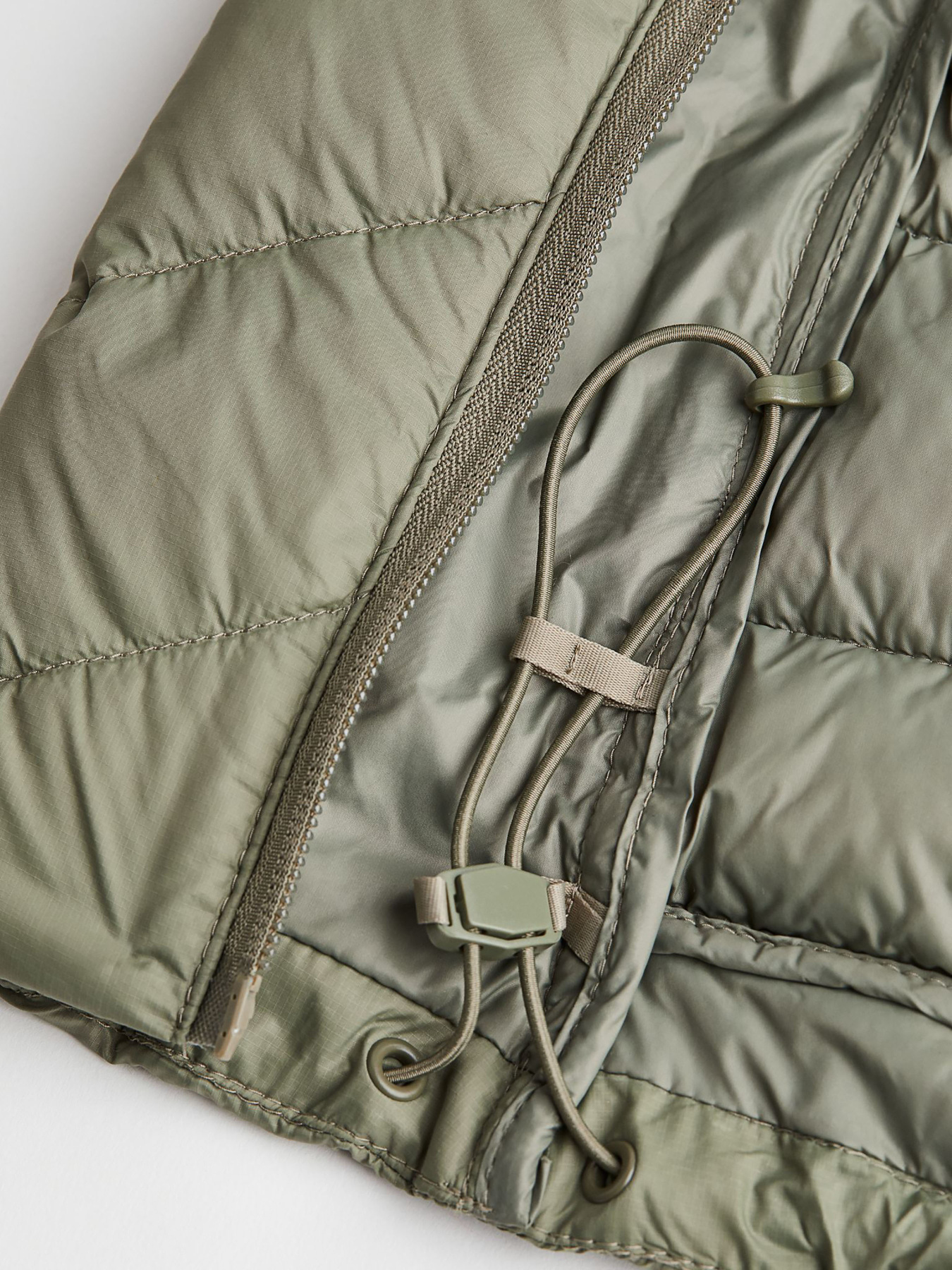 Утеплений жилет H&M модель 73071 Фото