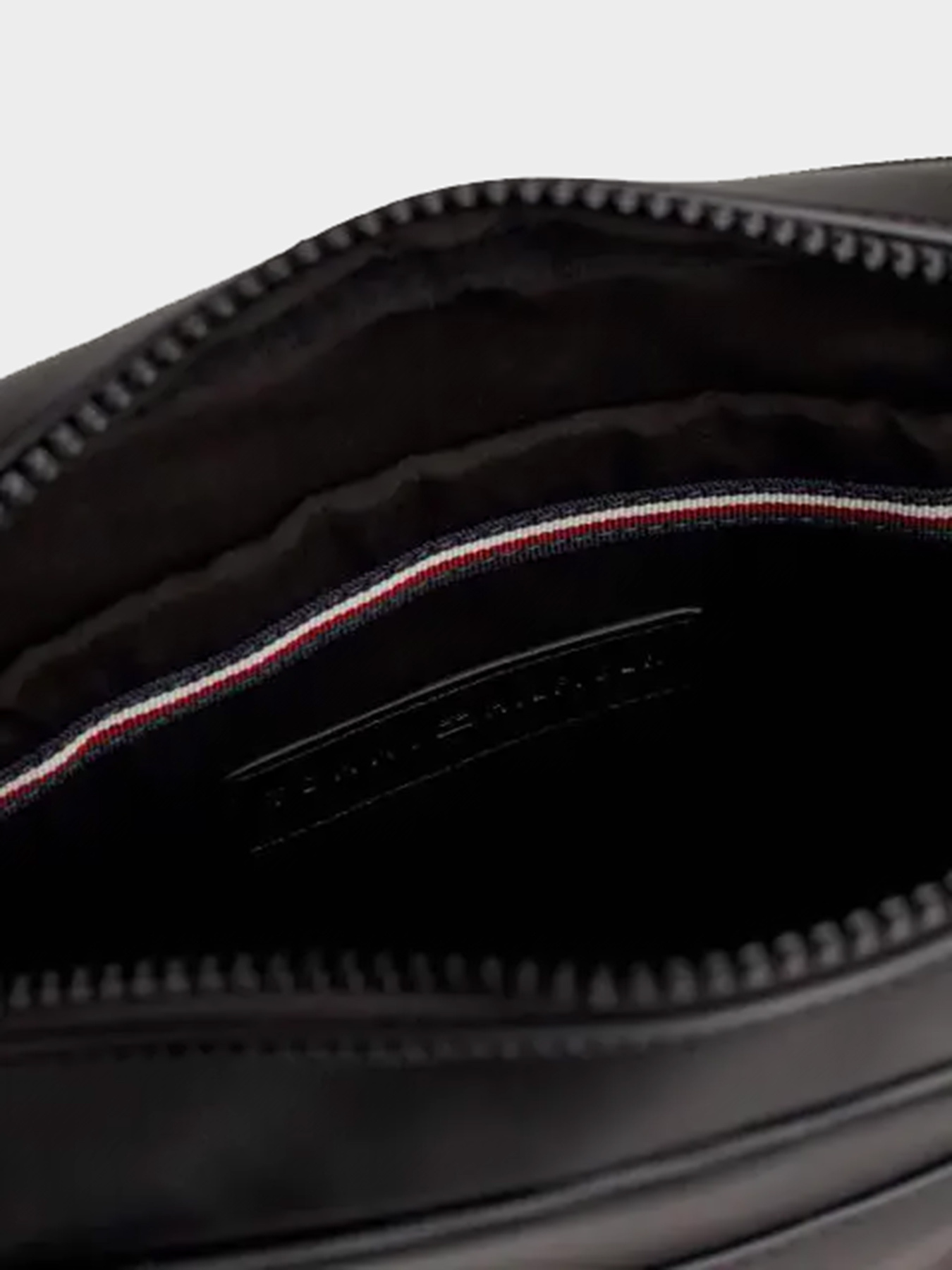 Сумки Tommy Hilfiger модель AM0AM12355-BDS Фото