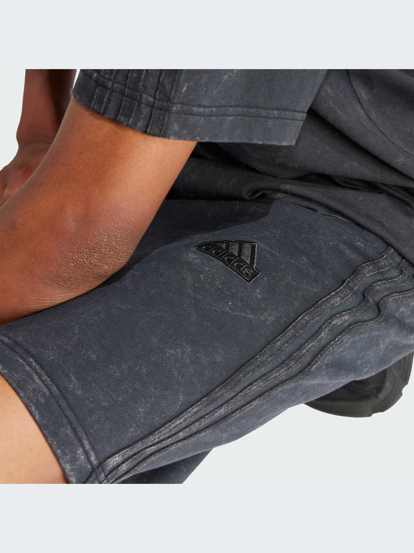 Шорти Adidas модель IN3164 Фото