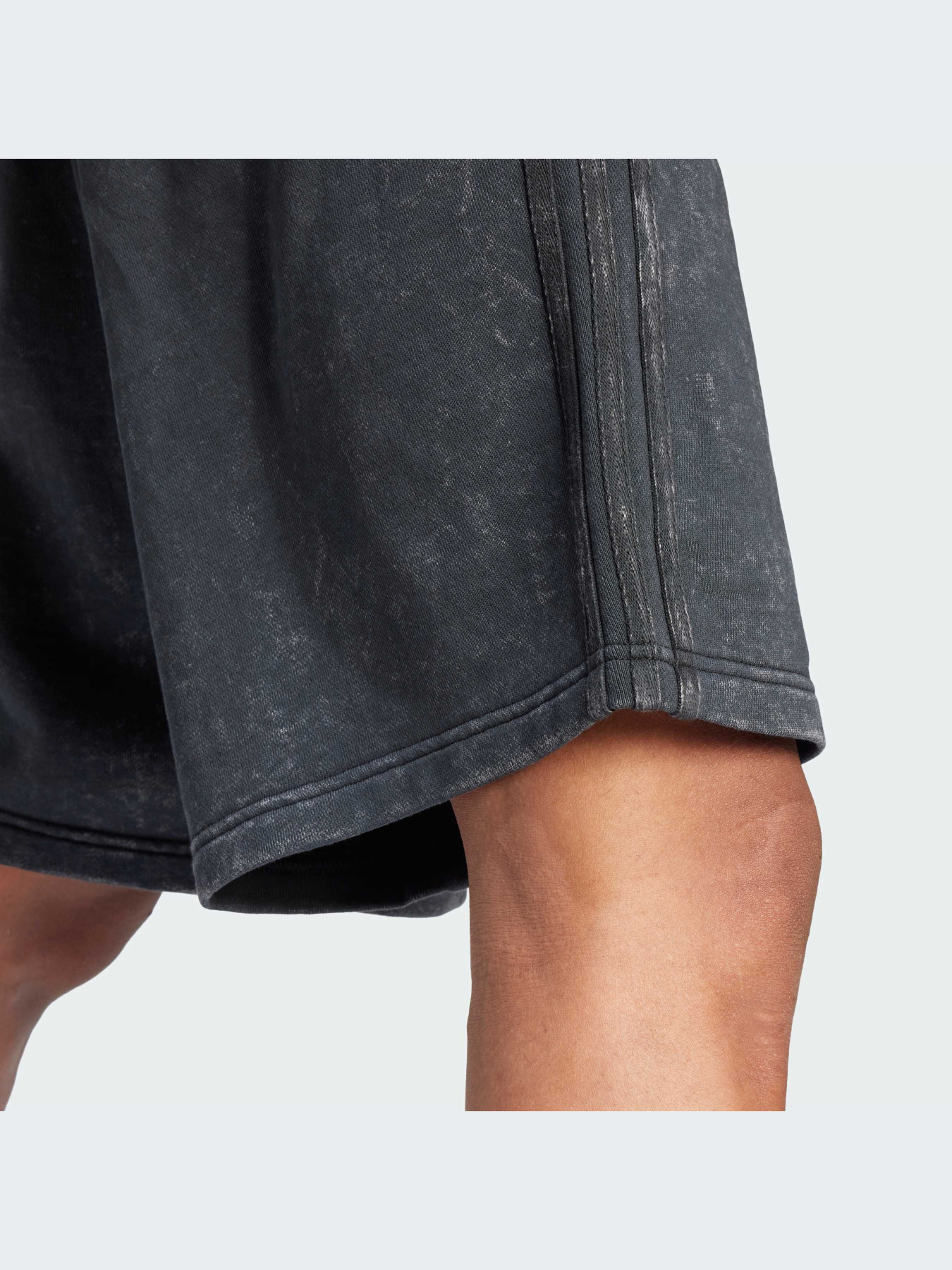 Повседневные шорты Adidas модель IN3164 Фото