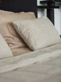 Декоративная подушка тауп МАЕСТРО модель 106729 Фото