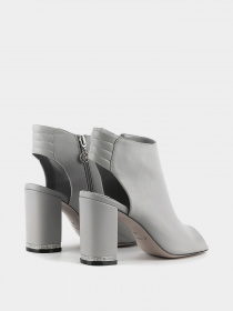 Босоніжки LeBERDES модель 00000010122 Фото