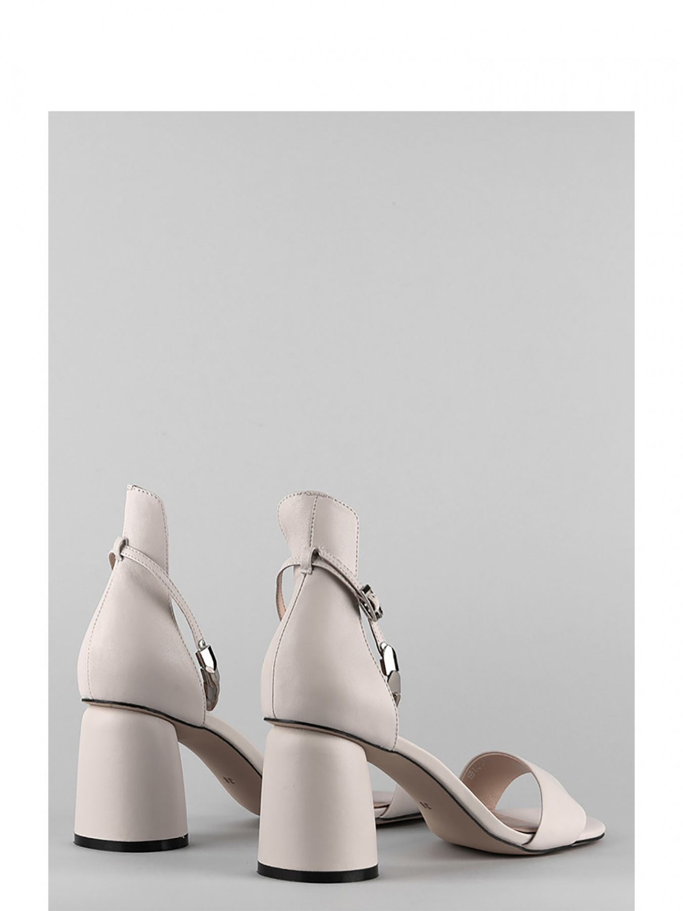 Босоніжки LeBERDES модель 00000010176 Фото