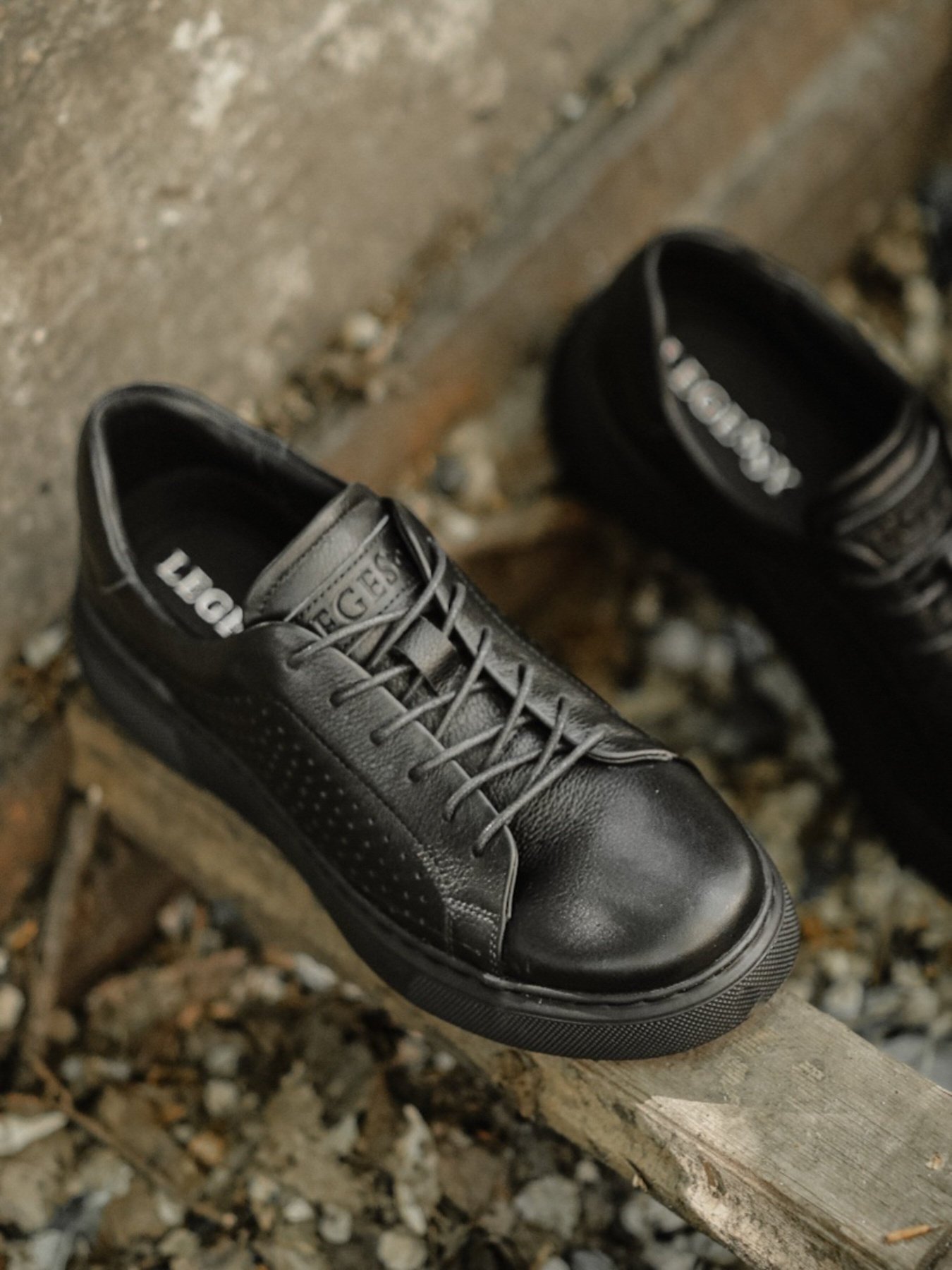 Кеди низькі Legessy Модель VINIL_BLACK_PERF Фото