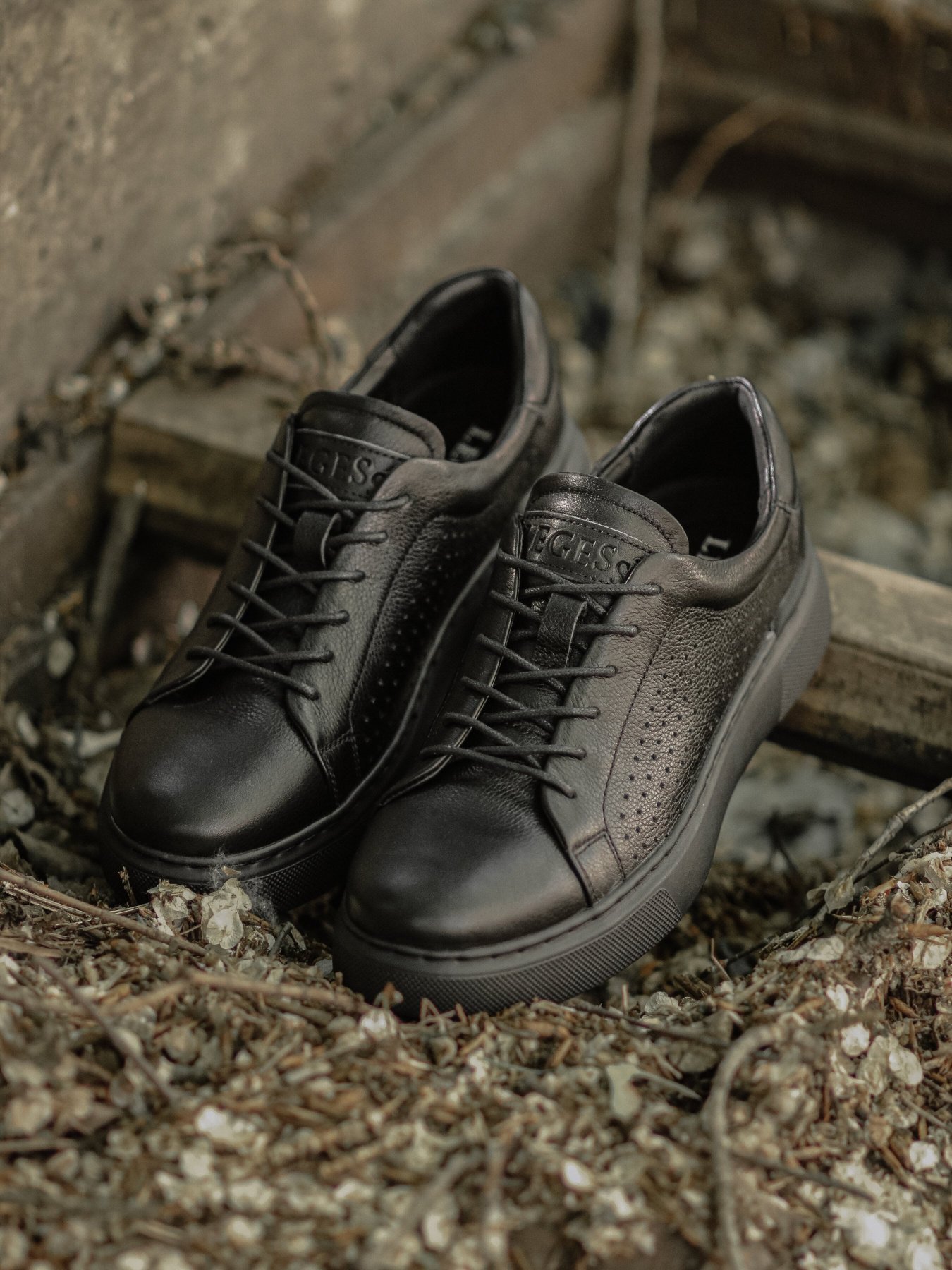 Кеди низькі Legessy Модель VINIL_BLACK_PERF Фото