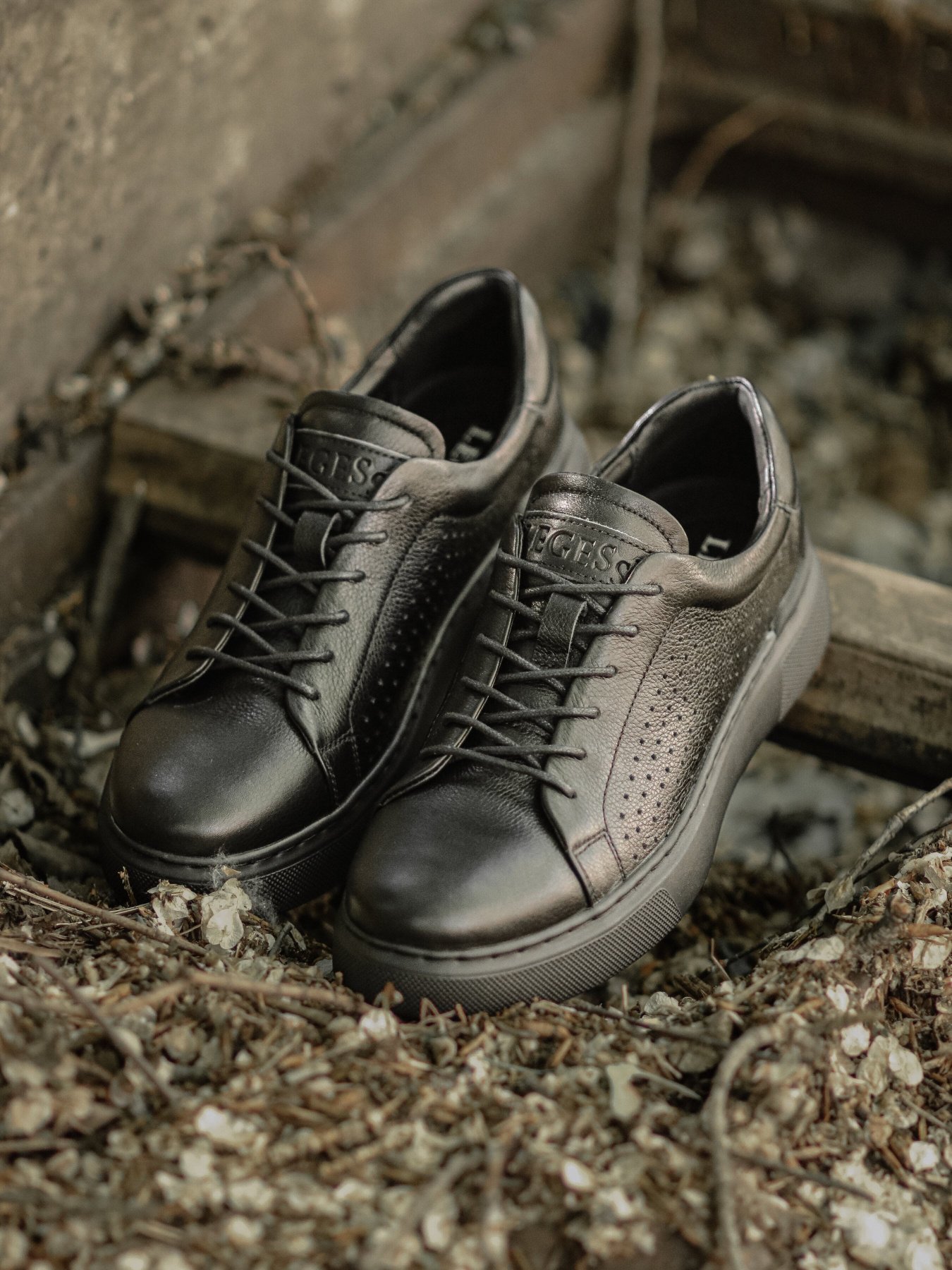 Кеди низькі Legessy Модель VINIL_BLACK_PERF Фото