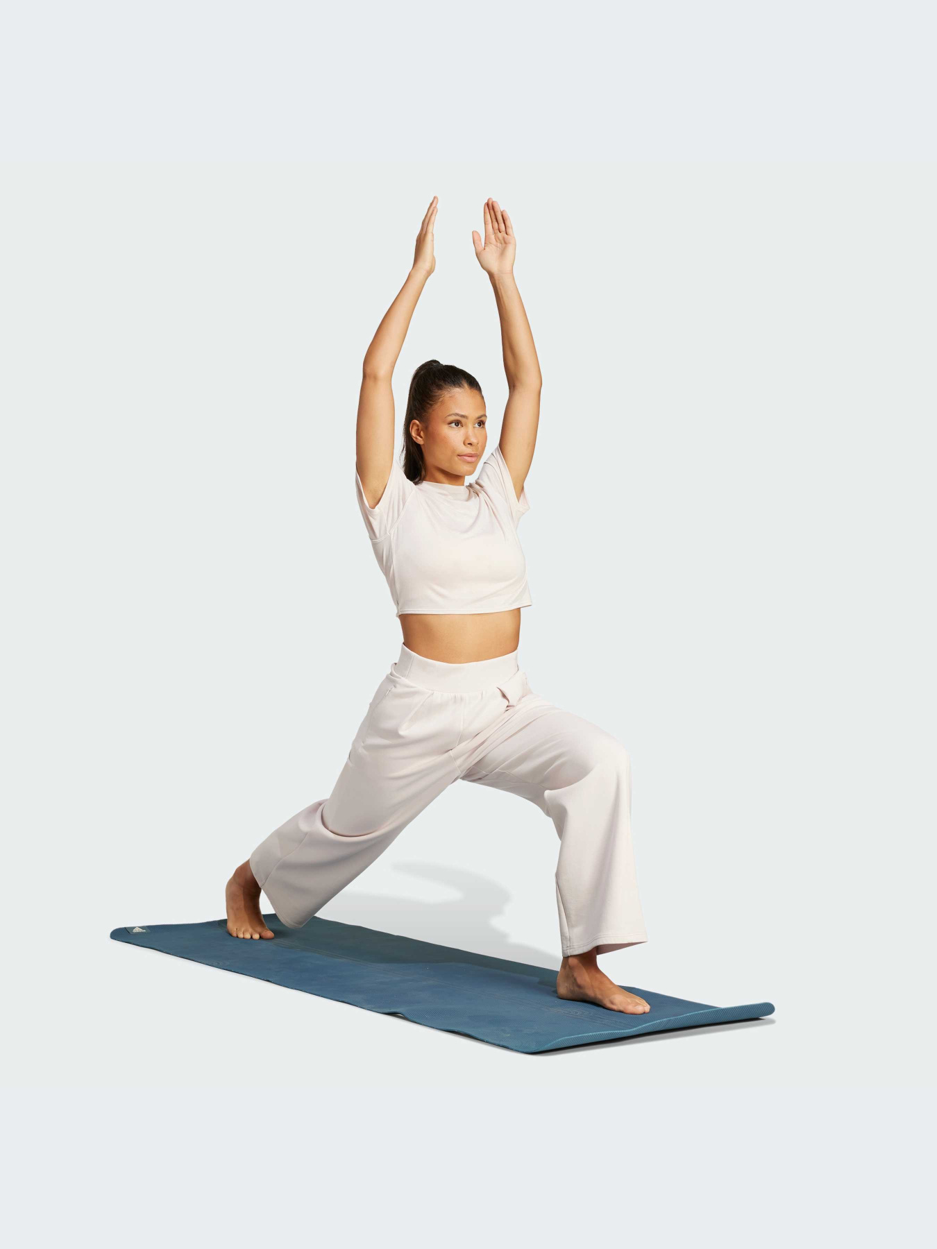 Штаны спортивные Adidas модель IU1824 Фото