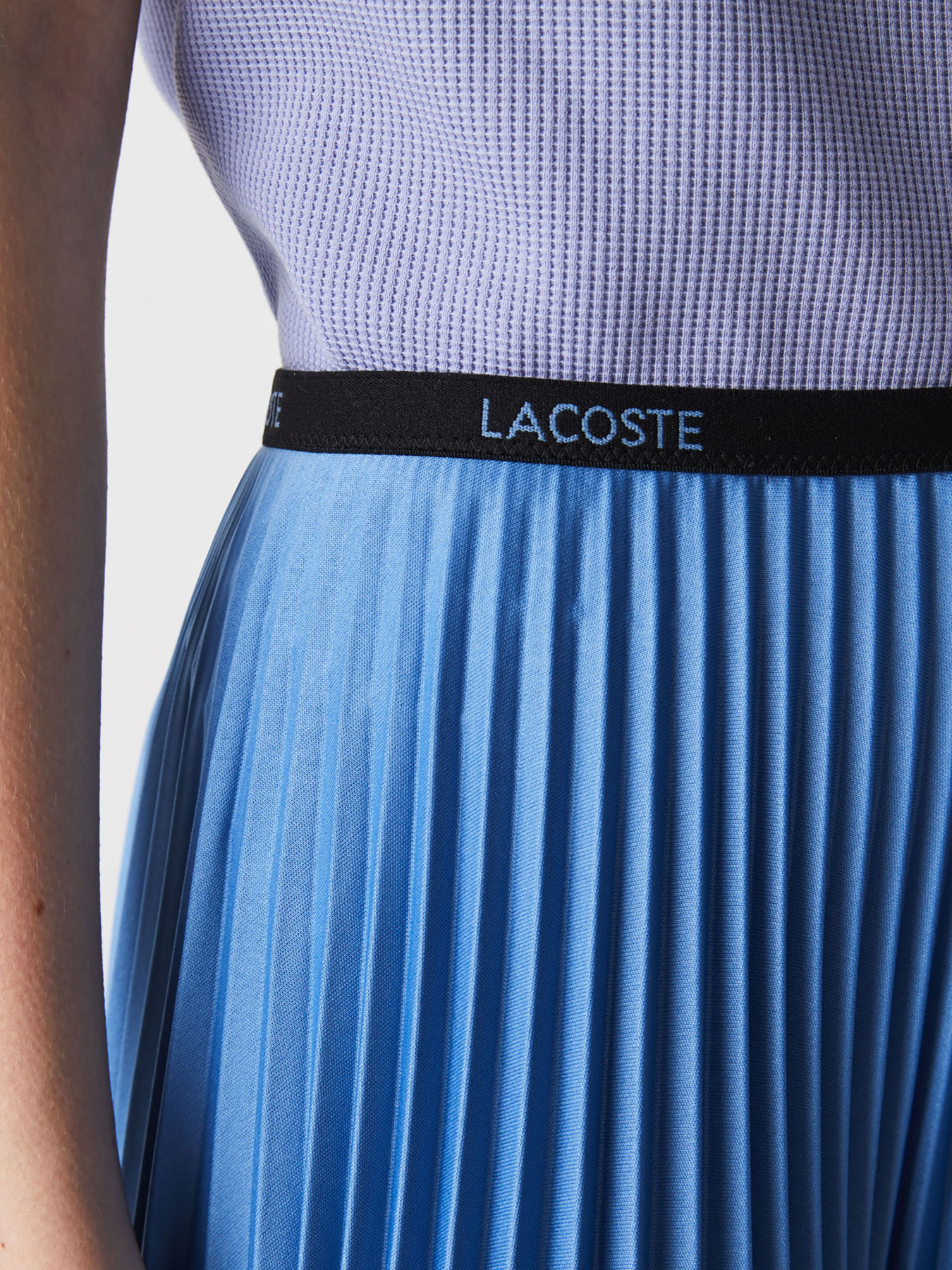 Спідниця міді Lacoste модель JF5455776 Спідниця міді Lacoste модель JF5455776 Фото