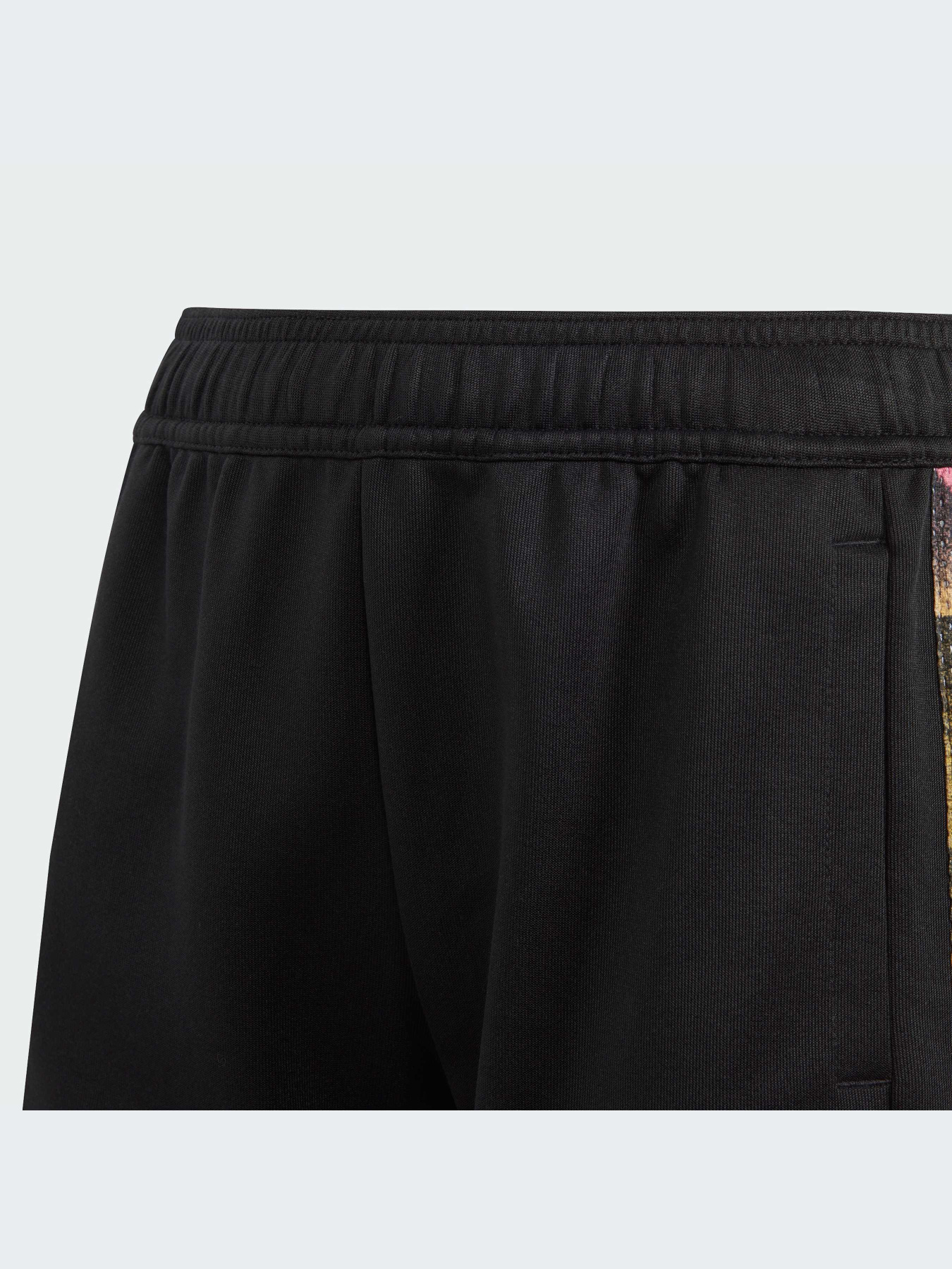 Повседневные шорты Adidas Tiro модель IN1890 Повседневные шорты Adidas Tiro модель IN1890 Фото