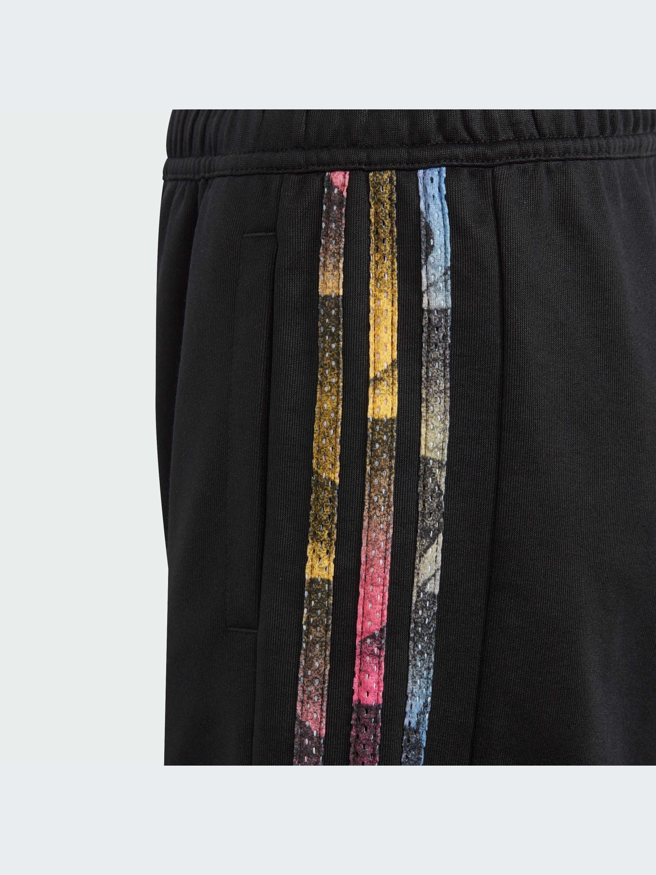 Повседневные шорты Adidas Tiro модель IN1890 Повседневные шорты Adidas Tiro модель IN1890 Фото