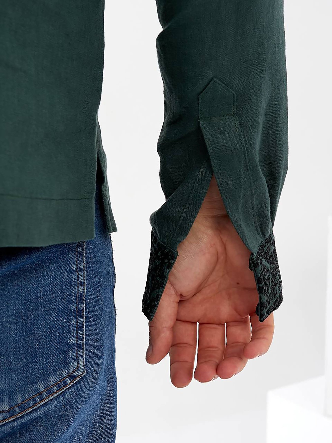 Вышитая рубашка Golden Trinity модель LEG02 Фото