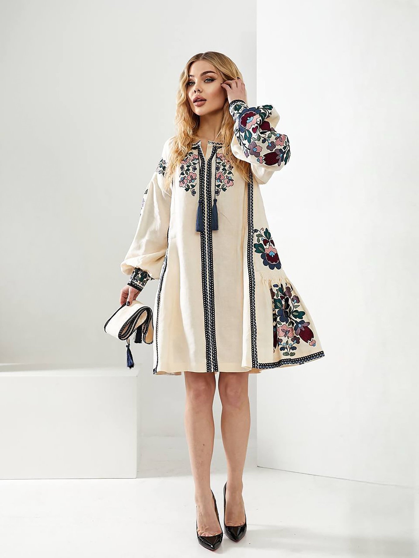 Вышитое платье Golden Trinity модель FUKS01 Фото