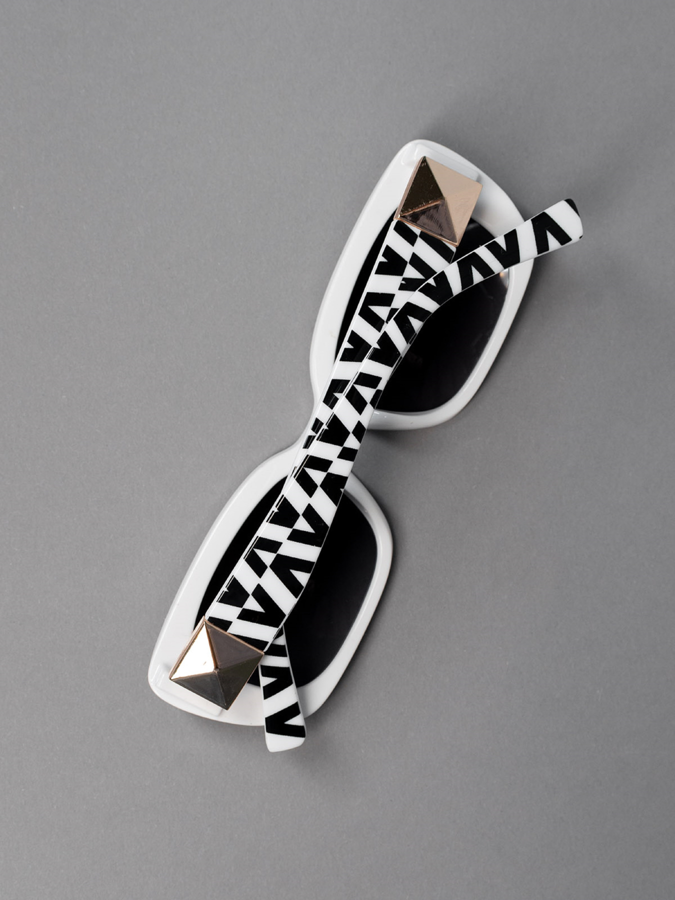 Солнцезащитные очки ISSA Plus модель O1-102_белый_черный Фото