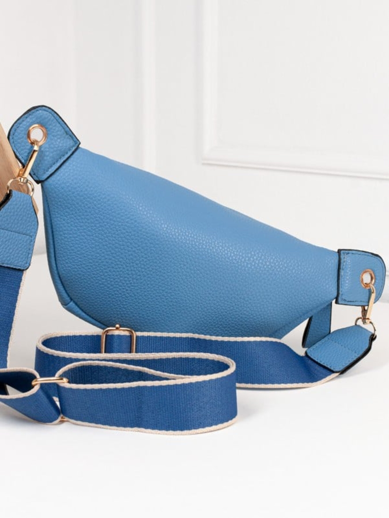 Поясная сумка ISSA Plus модель SU3-205_голубой Фото