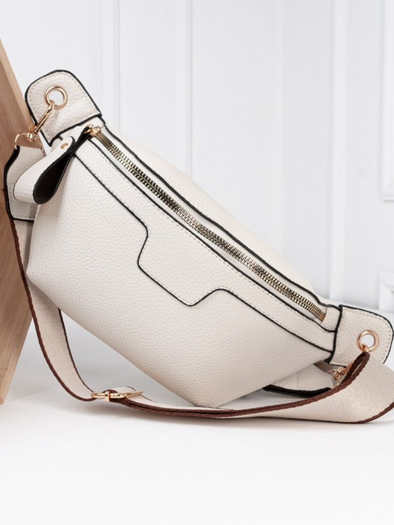 Поясная сумка ISSA Plus модель SU3-205_молочный Фото