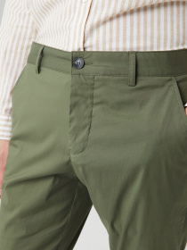 Чіноси Lacoste модель HH099090H Чіноси Lacoste модель HH099090H Фото