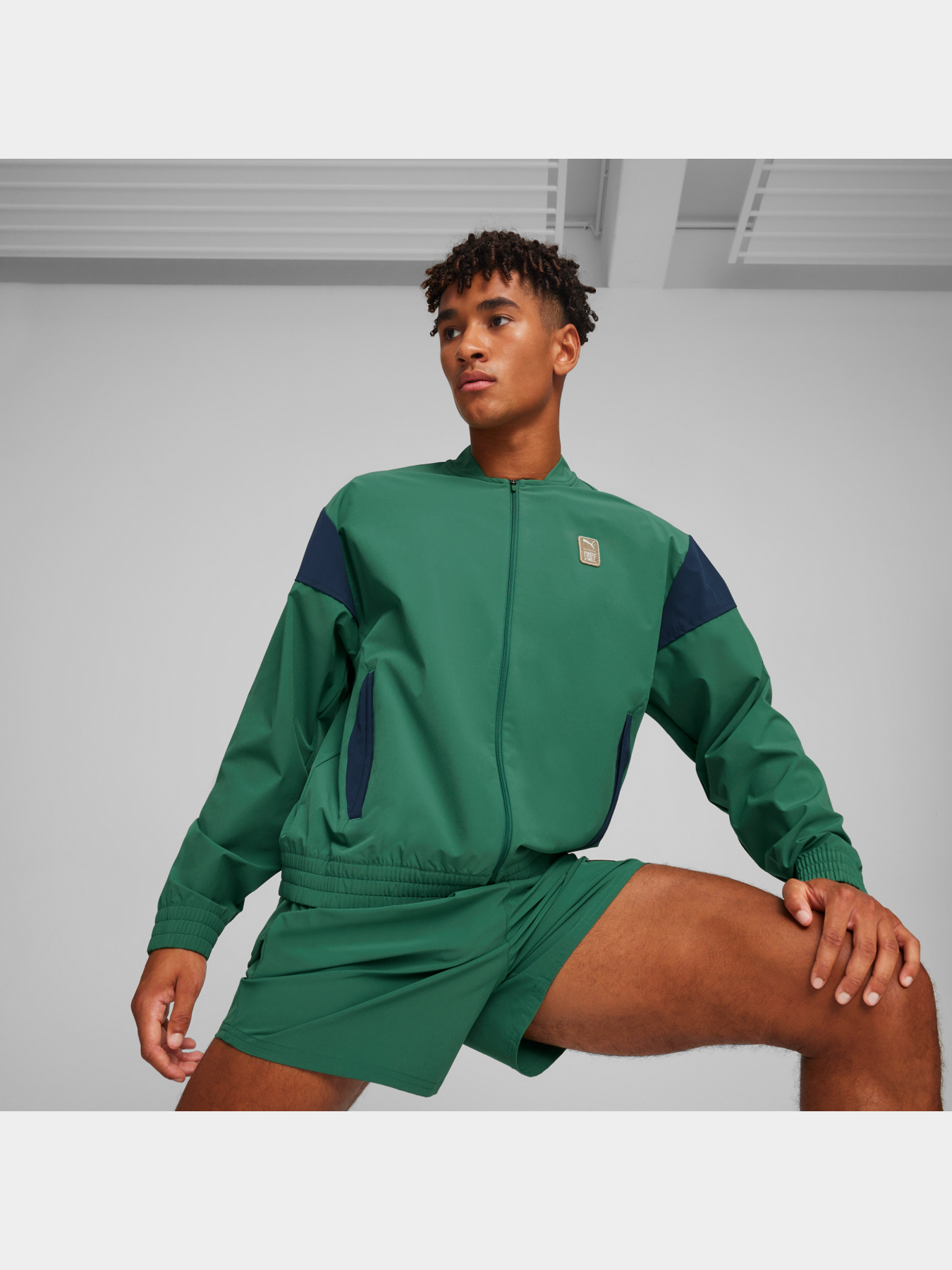 Вітровка PUMA M First Mile Woven Jacket модель 525008 Фото