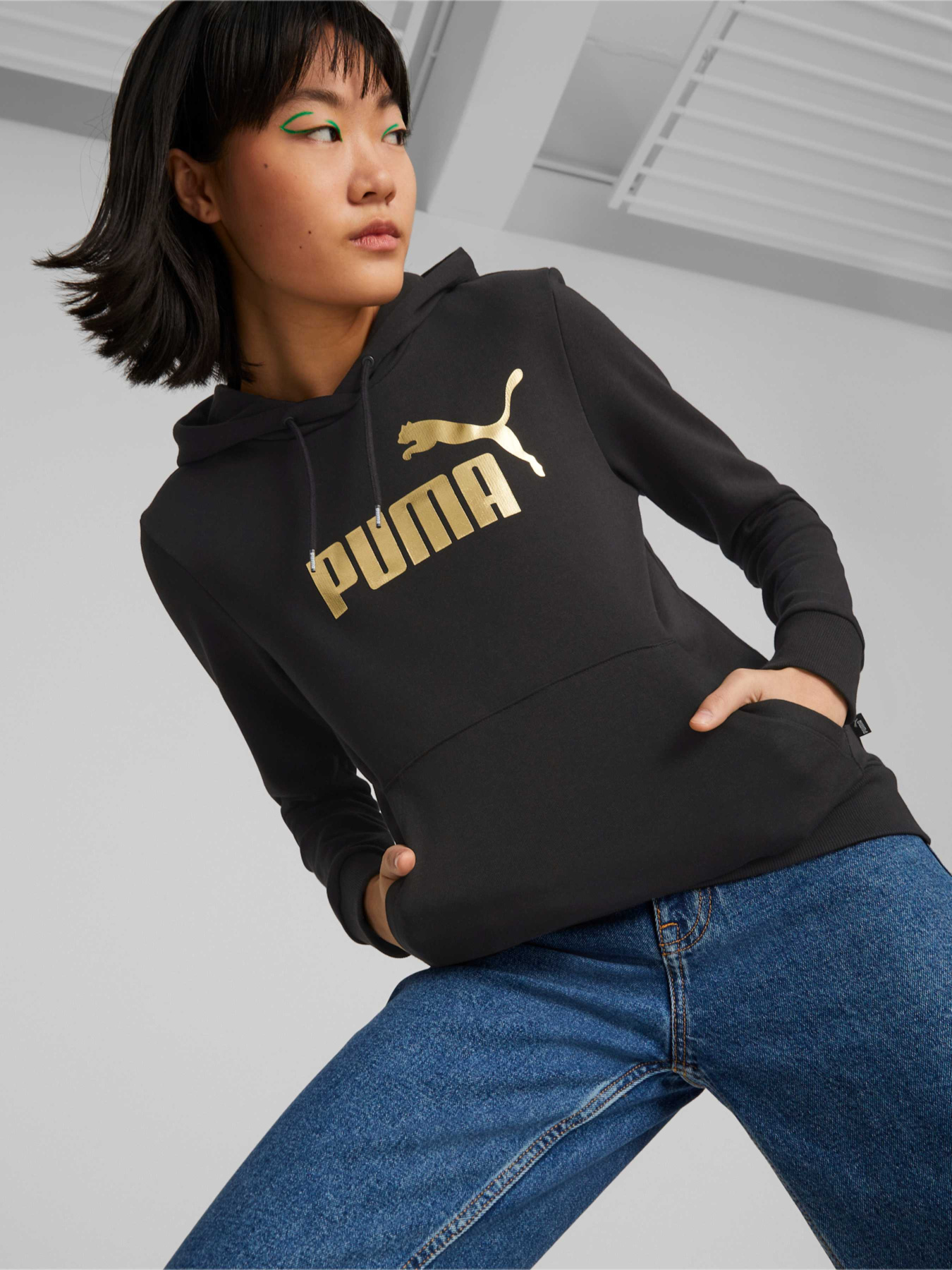 Худі та світшоти PUMA Ess+ Metallic Logo Hoodie модель 849096 Худі та світшоти PUMA Ess+ Metallic Logo Hoodie модель 849096 Фото