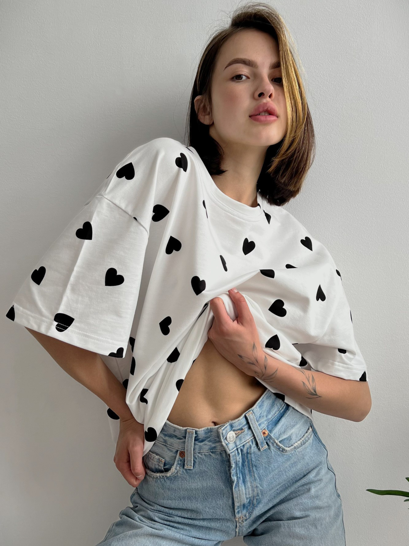 Футболка Without модель 8049295 Футболка Without модель 8049295 Фото