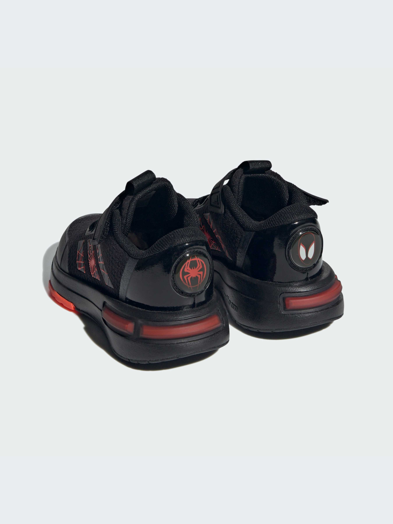 Кросівки Adidas Marvel модель ID5236 Фото