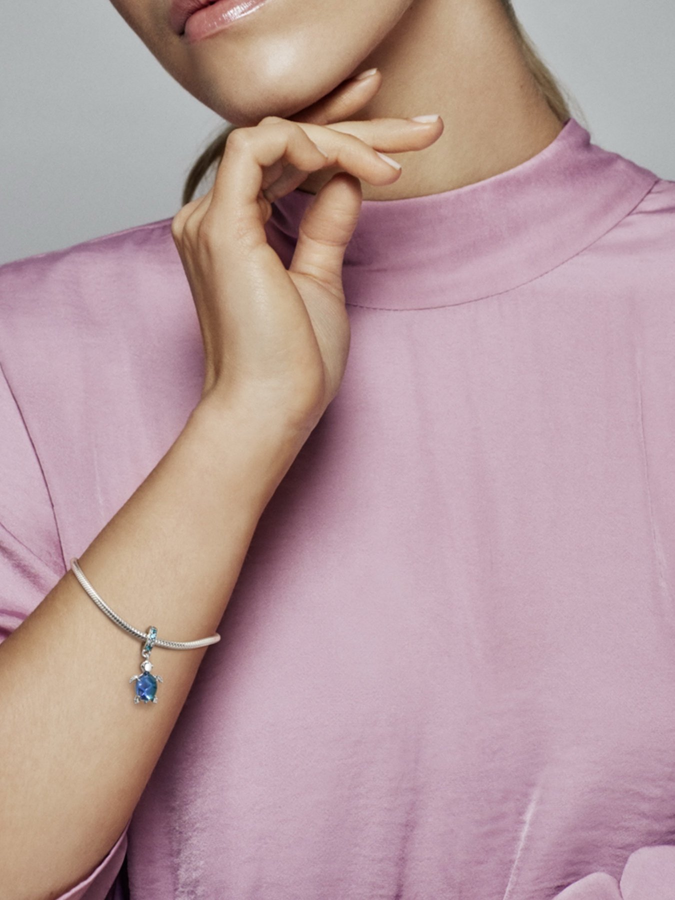 Класичні PANDORA Moments модель 798939C01 Фото