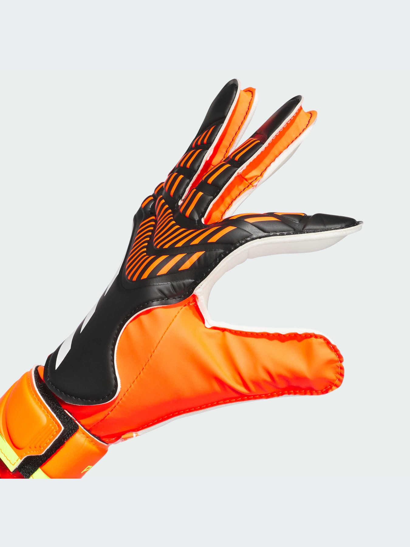 Перчатки для спорта Adidas модель IQ4027 Фото