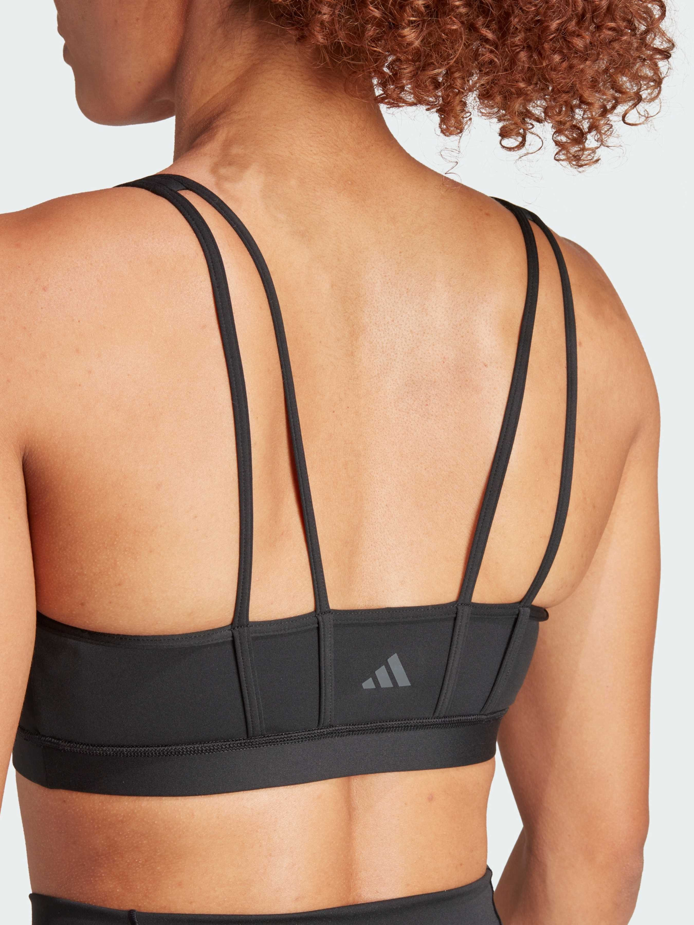 Спортивний топ Adidas модель IQ3371 Фото