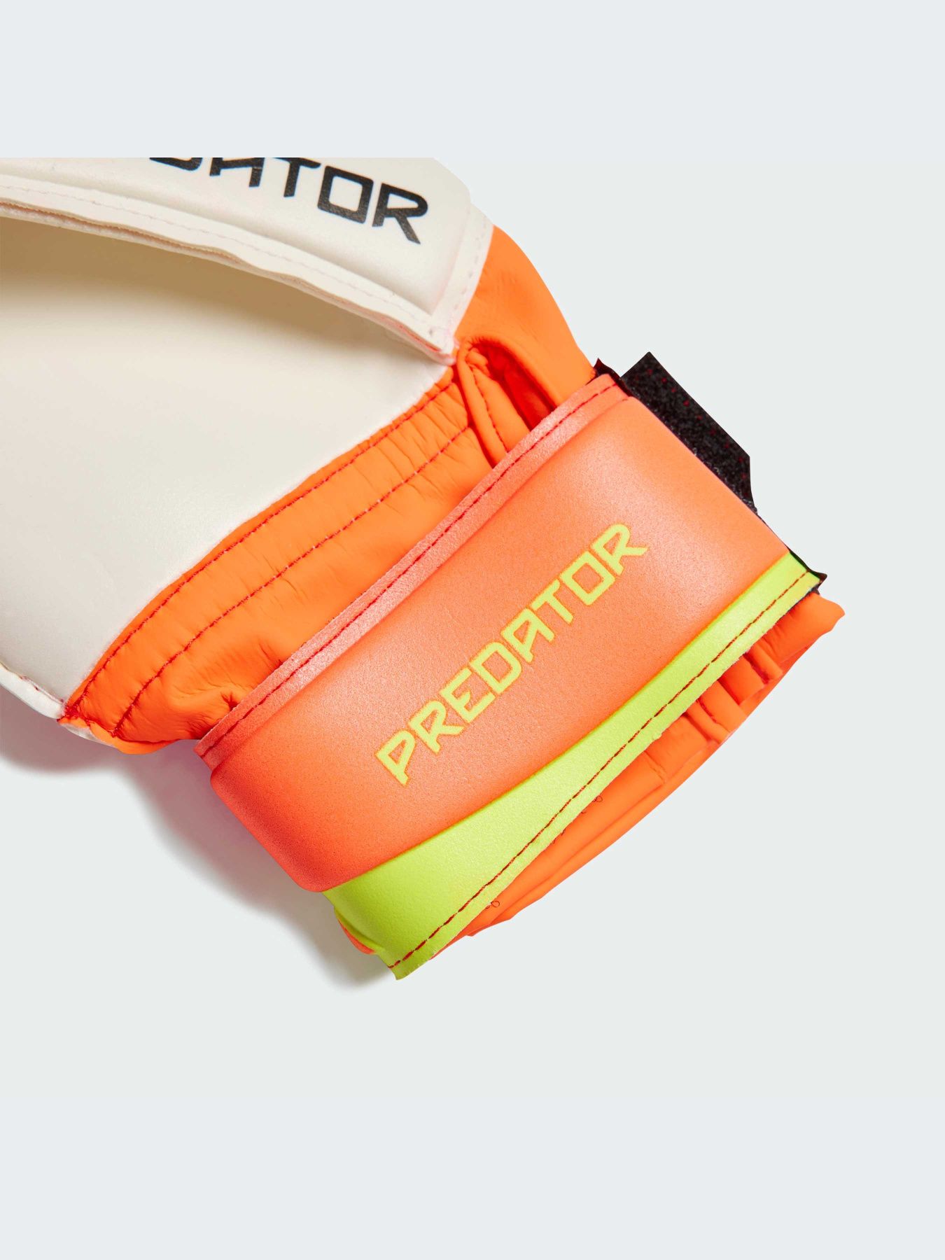 Рукавички для спорту Adidas Predator модель IQ4036 Фото