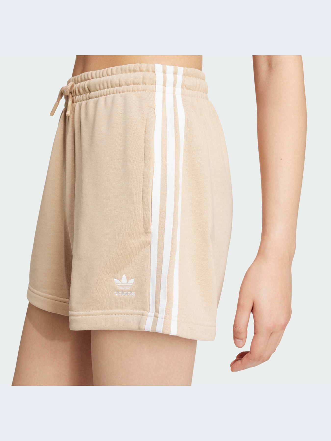 Повсякденні шорти Adidas Adicolor модель IY2159 Повсякденні шорти Adidas Adicolor модель IY2159 Фото