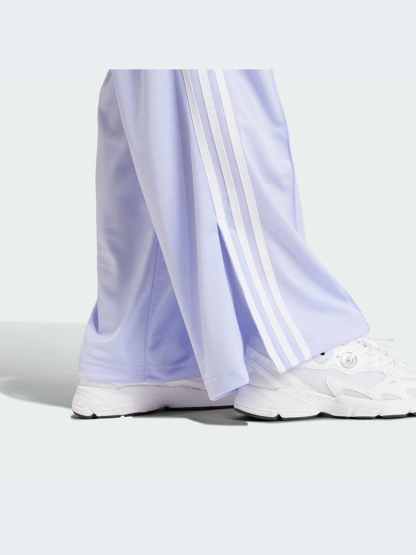 Брюки Adidas Adicolor модель IP0643-KZ Фото