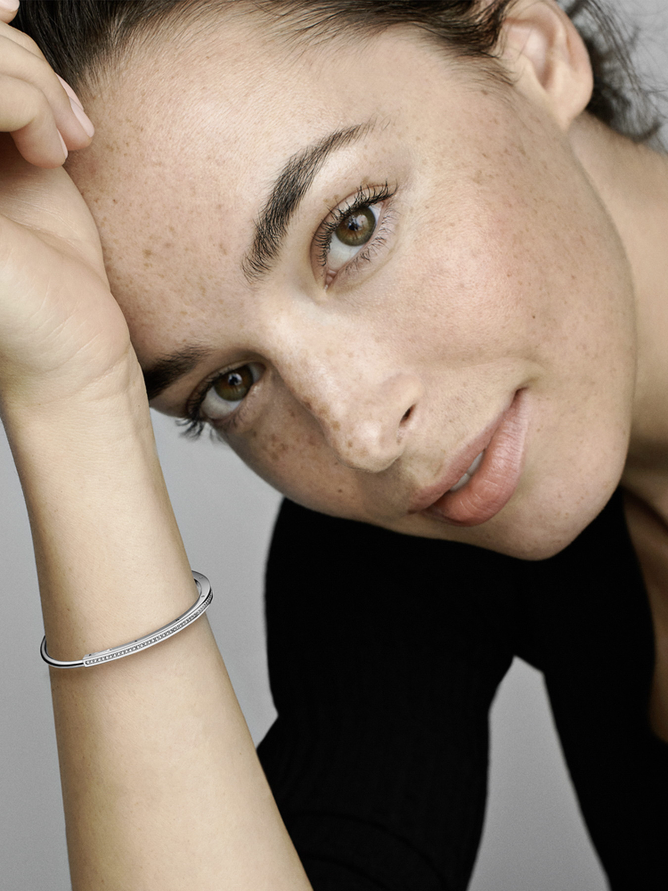 Бангли PANDORA модель 592313C01 Фото