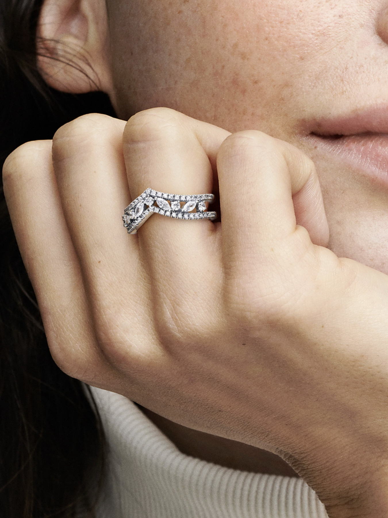 Каблучки PANDORA Moments модель 199095C01 Фото