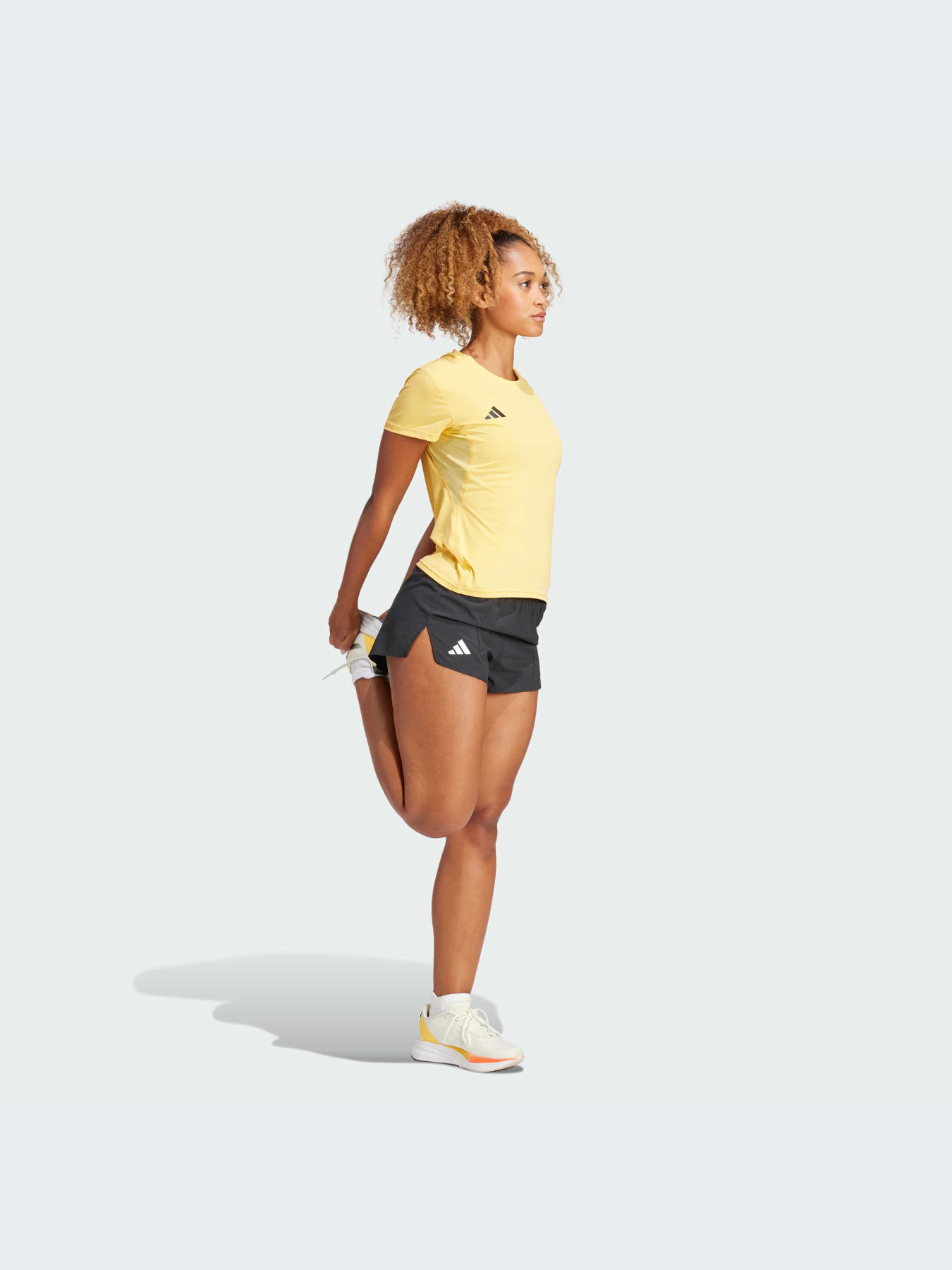 Спортивний топ Adidas модель IT6708 Фото