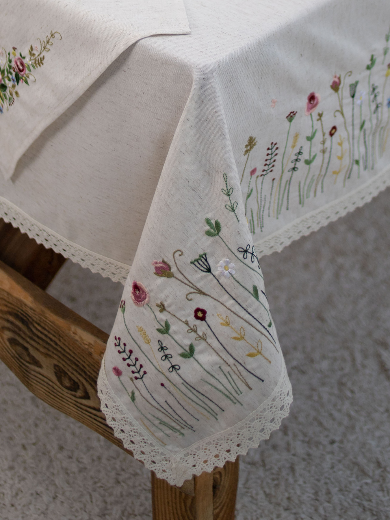 Вишита скатертина "Прованс" Едельвіка модель 72-25-08 Фото