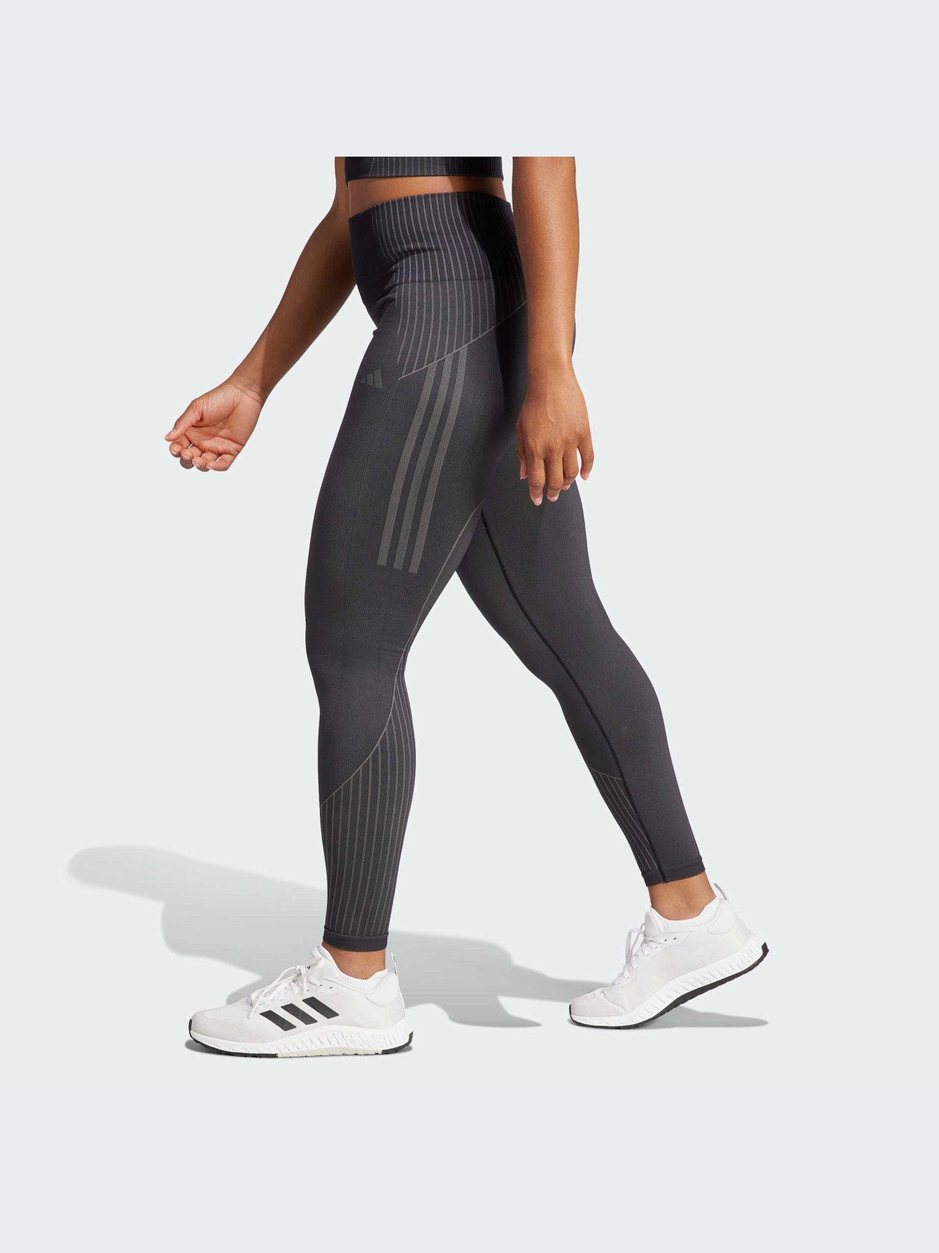 Спортивные леггинсы Adidas модель IA7165 Спортивные леггинсы Adidas модель IA7165 Фото