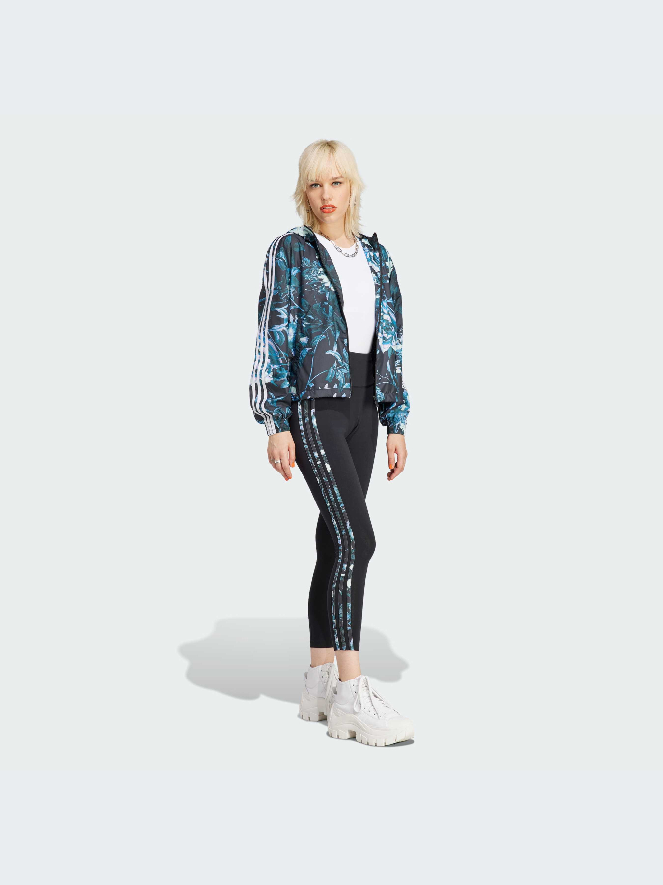 Леггинсы Adidas Graphics модель II3192 Леггинсы Adidas Graphics модель II3192 Фото