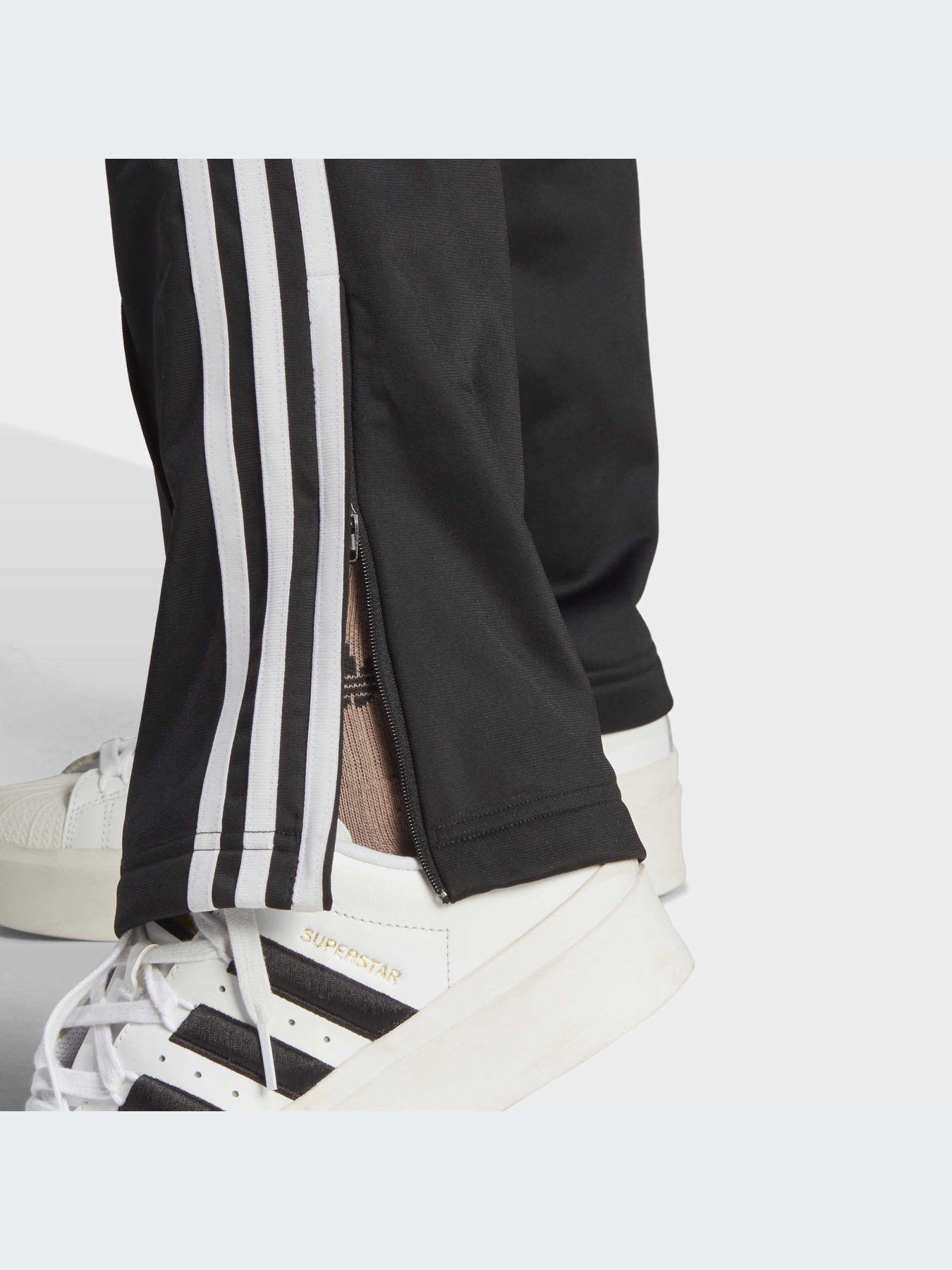 Повсякденні штани Adidas модель IL8763 Фото