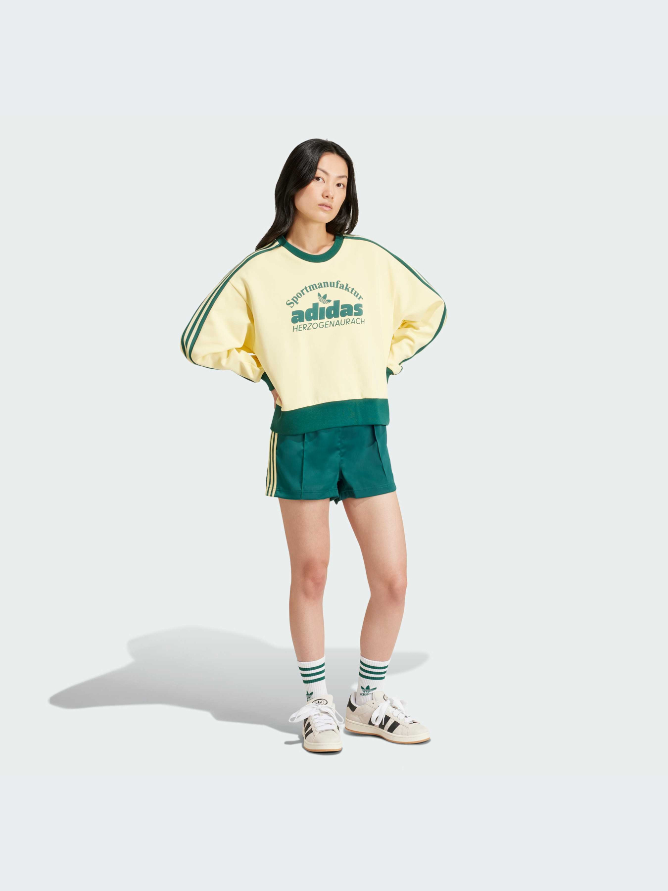 Свитшот Adidas Graphics модель IS0373 Фото