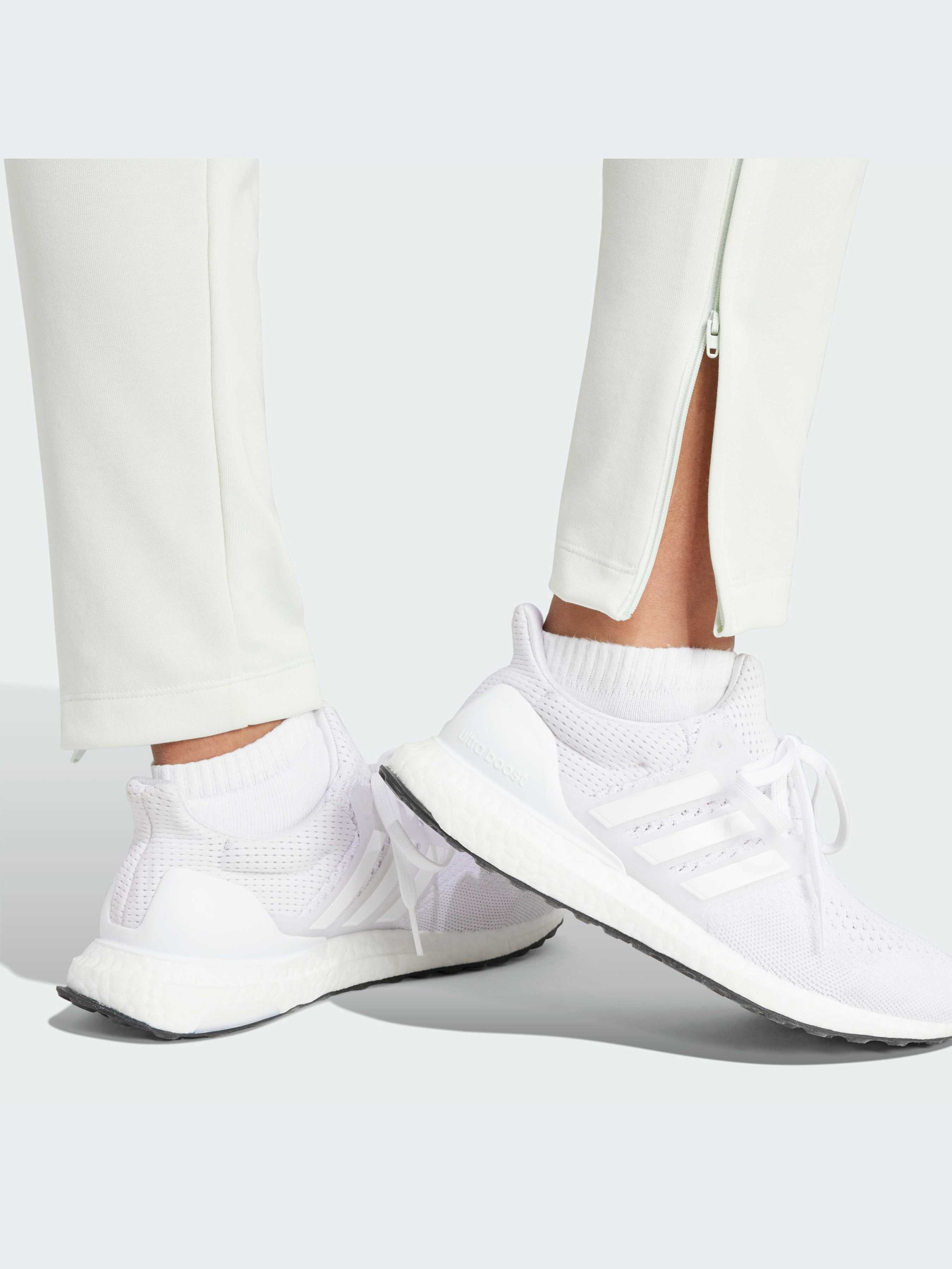 Штани повсякденні Adidas Tiro модель IS4549 Фото