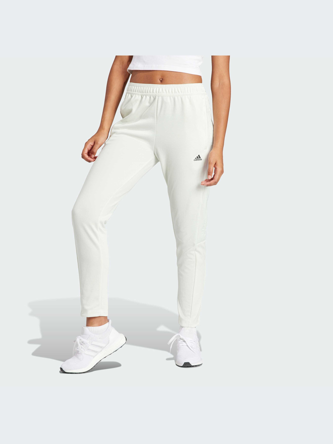 Повседневные штаны Adidas Tiro модель IS4549 Повседневные штаны Adidas Tiro модель IS4549 Фото