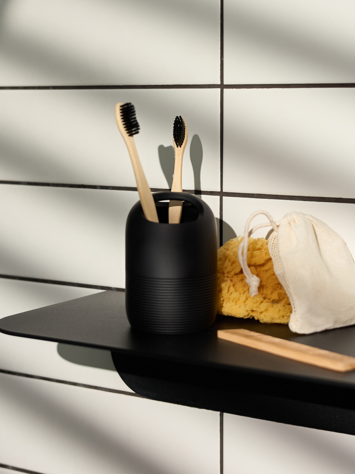 Подставка для зубных щеток и пасты черная Boston MBM HOME модель BA-03 BLACK Фото