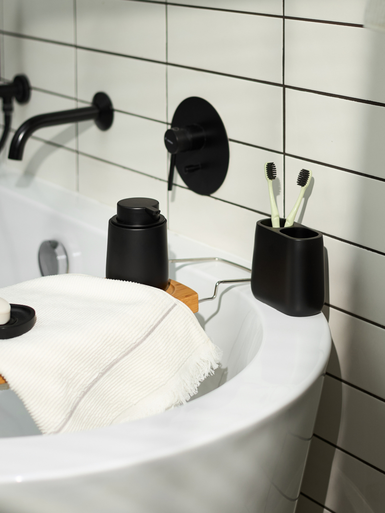 Подставка для зубных щеток и пасты черная Richmond MBM HOME модель BA-08 BLACK Фото