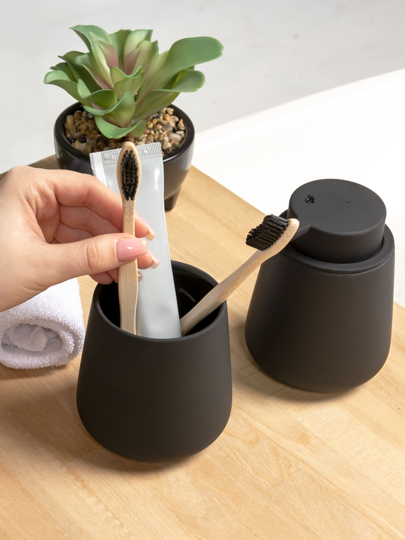 Підставка для зубних щіток та пасти чорна Jersey MBM HOME модель BA-16 BLACK Фото