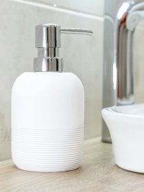 Диспенсер для рідкого мила білий Boston MBM HOME модель BA-04 WHITE Фото